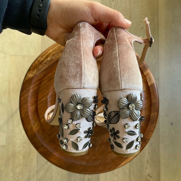 Jewel Badgley Mischka Heels 7.5 - Picture 5 of 6